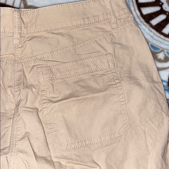 Shorts - Picture 4 of 5